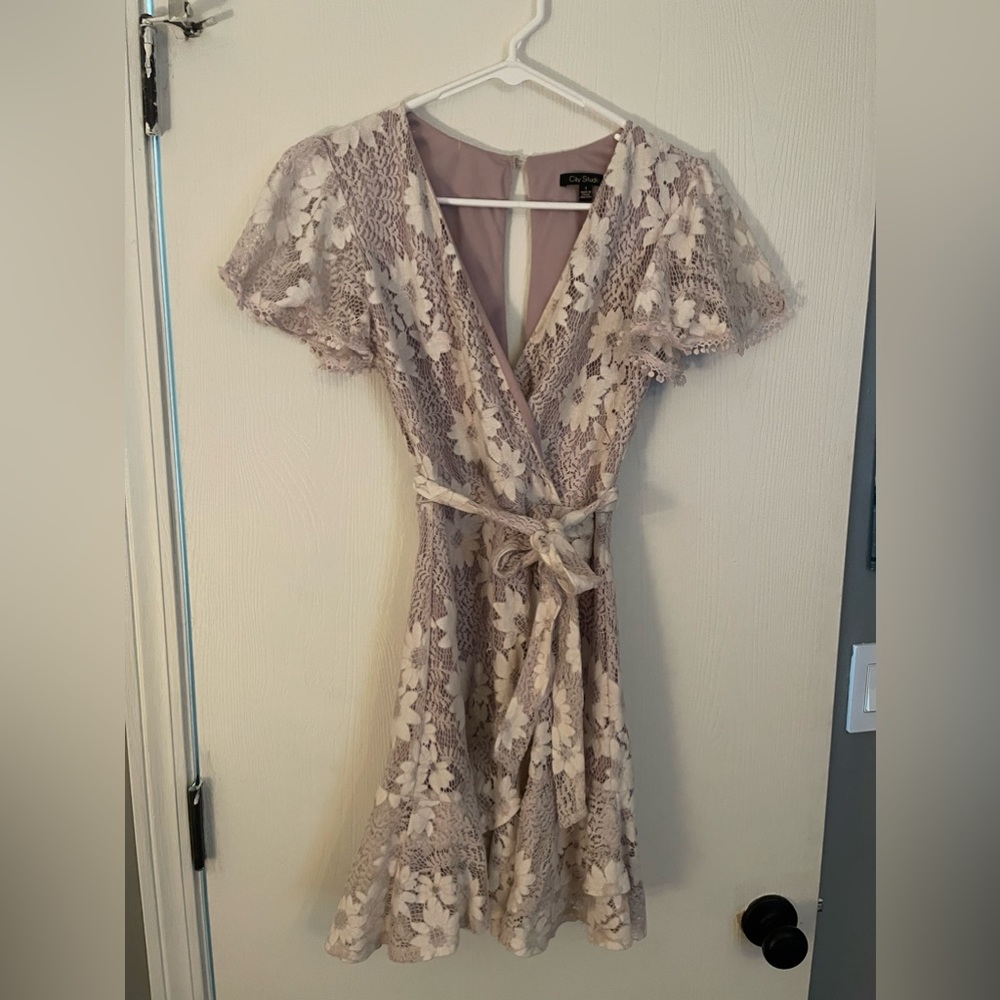 Lavender lace dress size 1